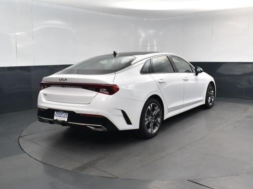 2022 Kia K5 EX