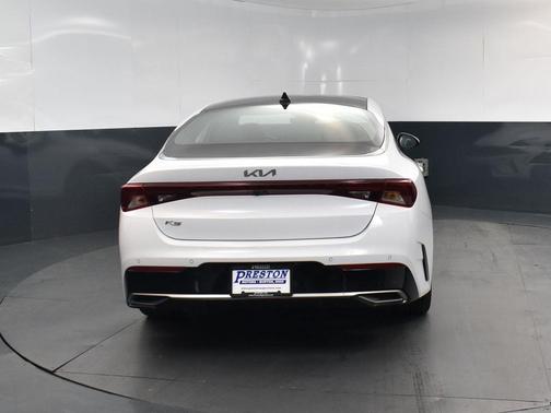 2022 Kia K5 EX