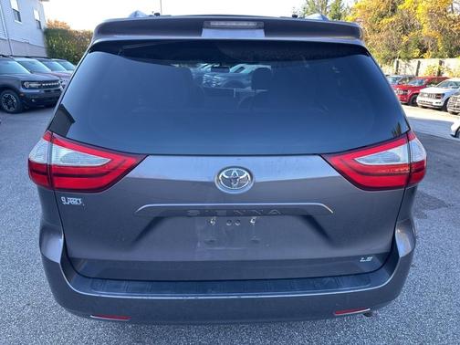 2015 Toyota Sienna LE