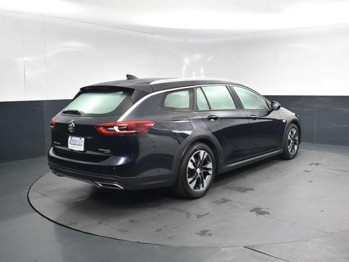 2018 Buick Regal TourX Essence