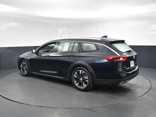 2018 Buick Regal TourX Essence