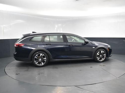 2018 Buick Regal TourX Essence