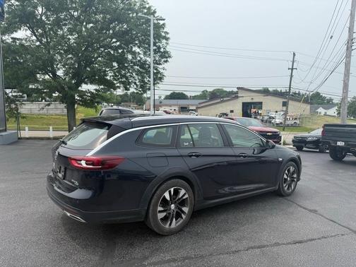 2018 Buick Regal TourX Essence