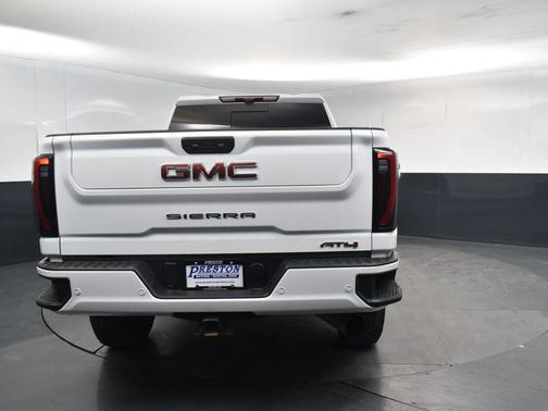 2025 GMC Sierra 2500 AT4