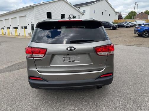 2016 Kia Sorento LX
