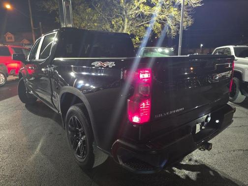 2022 Chevrolet Silverado 1500 Custom