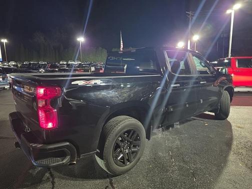 2022 Chevrolet Silverado 1500 Custom