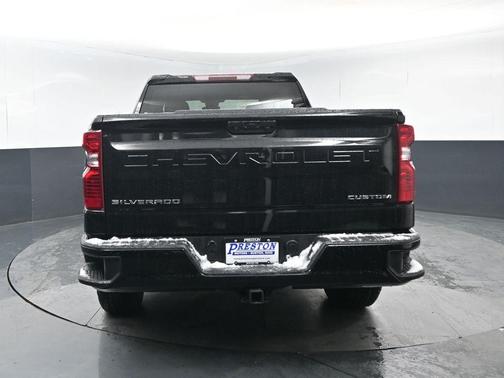 2022 Chevrolet Silverado 1500 Custom