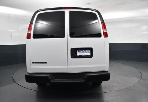 2022 Chevrolet Express 3500 LS
