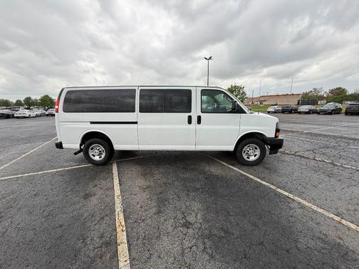 2022 Chevrolet Express 3500 LS