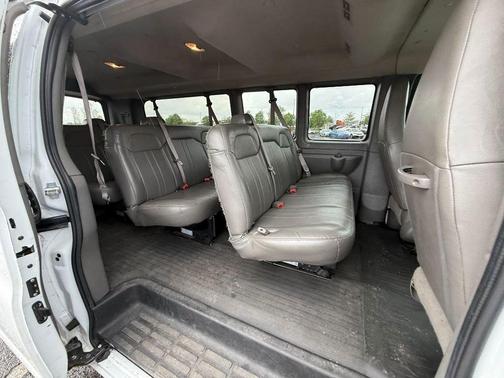 2022 Chevrolet Express 3500 LS