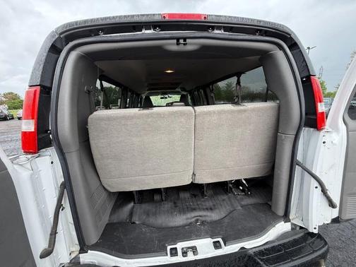 2022 Chevrolet Express 3500 LS