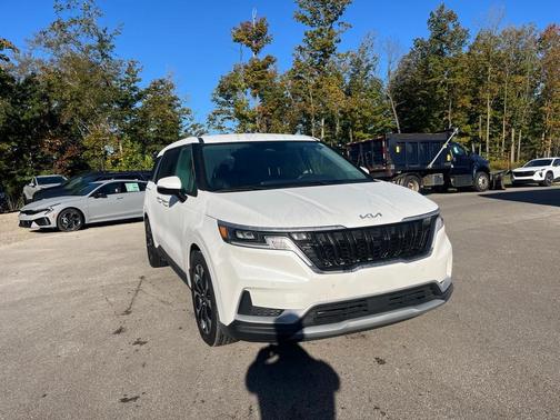 2024 Kia Carnival EX