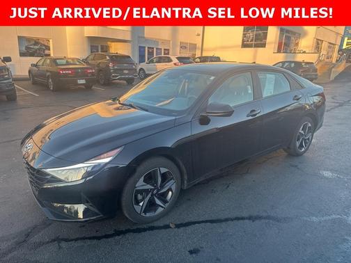2023 Hyundai ELANTRA SEL