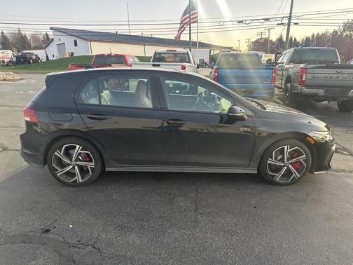 2025 Volkswagen Golf GTI 2.0T SE