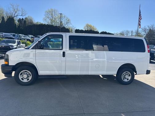2022 Chevrolet Express 3500 LS