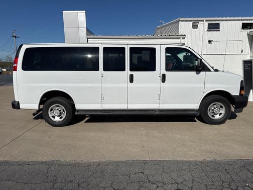 2022 Chevrolet Express 3500 LS