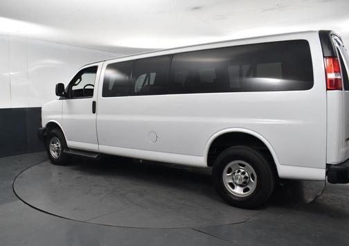2022 Chevrolet Express 3500 LS