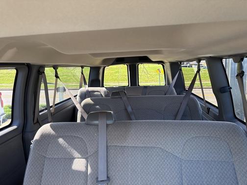 2022 Chevrolet Express 3500 LS