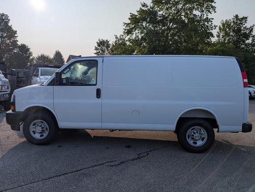2025 Chevrolet Express 2500 Work Van