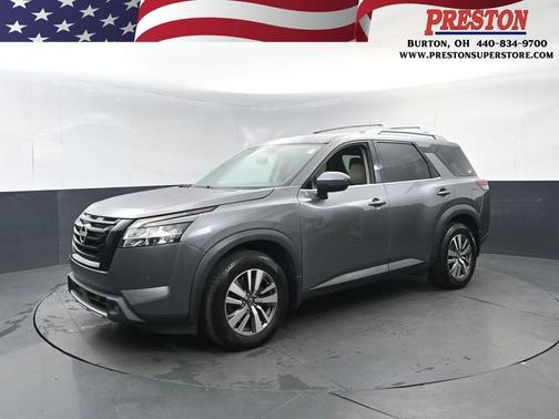 2022 Nissan Pathfinder SL