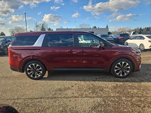 2023 Kia Carnival EX