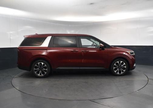 2023 Kia Carnival EX