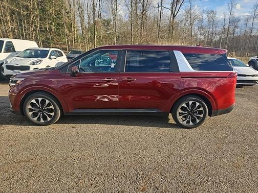 2023 Kia Carnival EX
