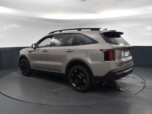 2025 Kia Sorento X-Line EX