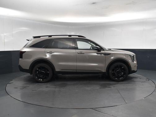 2025 Kia Sorento X-Line EX