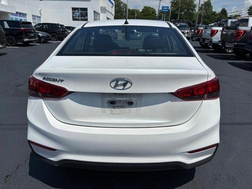 2020 Hyundai Accent SE