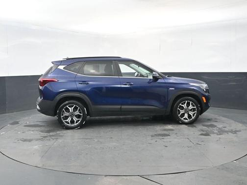 2022 Kia Seltos EX