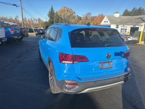 2023 Volkswagen Taos 1.5T SE