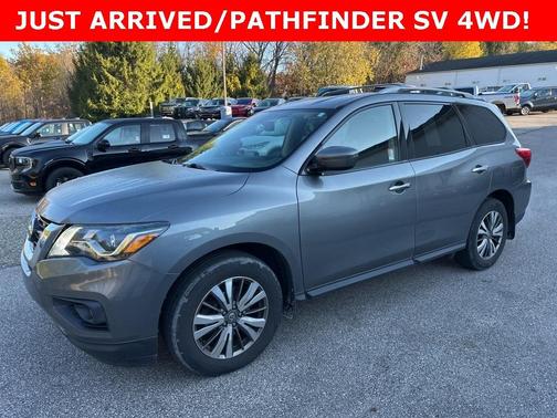 2020 Nissan Pathfinder SV