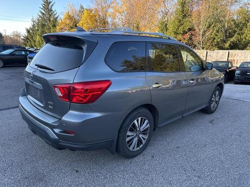 2020 Nissan Pathfinder SV