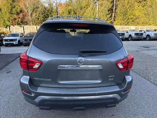 2020 Nissan Pathfinder SV