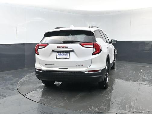2023 GMC Terrain AT4