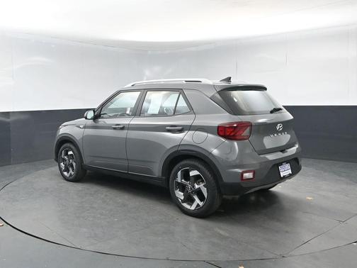 2021 Hyundai VENUE SEL