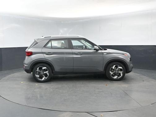 2021 Hyundai VENUE SEL