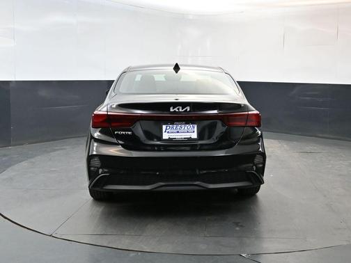 Aurora Black Pearl 2023 Kia Forte LXS