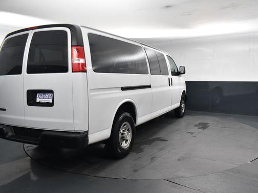 2022 Chevrolet Express 3500 LS