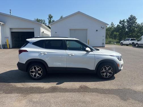 2023 Kia Seltos EX
