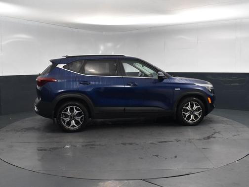 2022 Kia Seltos EX