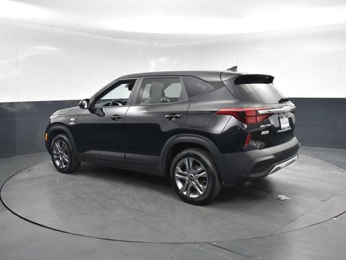 2023 Kia Seltos LX
