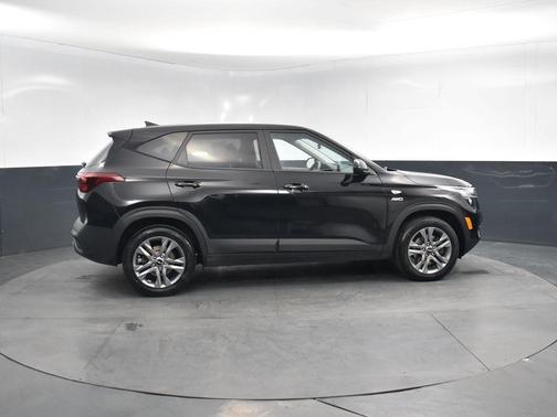 2023 Kia Seltos LX