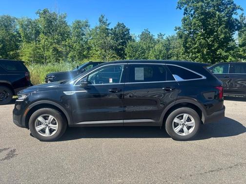 2022 Kia Sorento LX