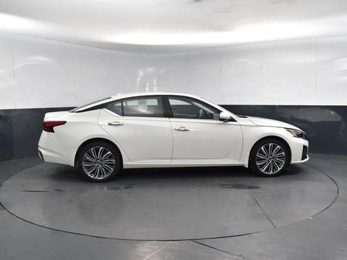 2024 Nissan Altima 2.5 SL