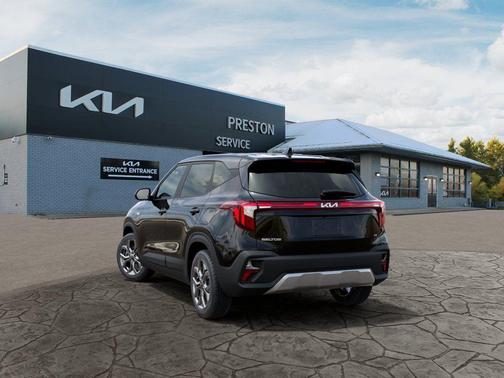 Fusion Orange 2026 Kia Seltos LX