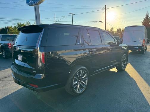 2022 Cadillac Escalade Sport