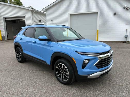 Fountain Blue 2024 Chevrolet Trailblazer LT
